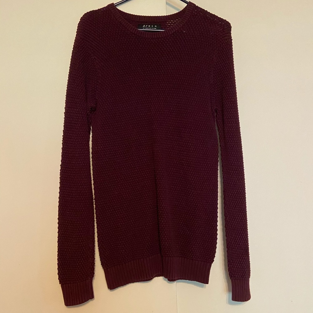 Maroon sweater